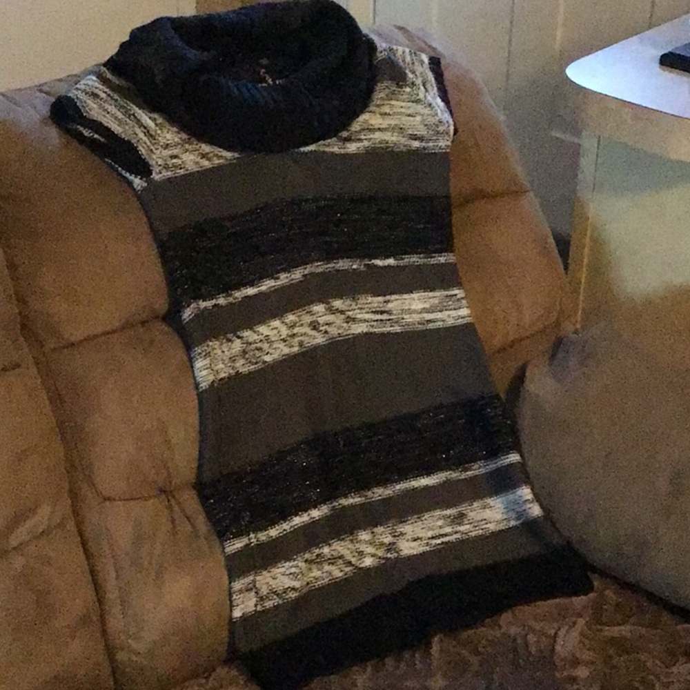 Chic Black and Gray Knit Dress